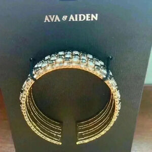 Brand new! Ava and Aiden Gold Sparkly bracelet!